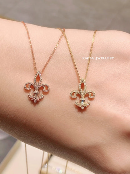 18K Gold LS Queen Flower-De-Luce Necklace