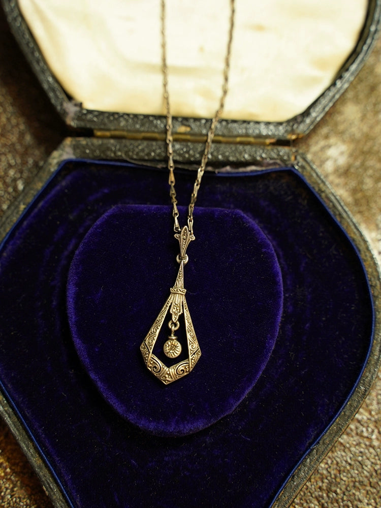 Art Deco Period Adai Court Pendant